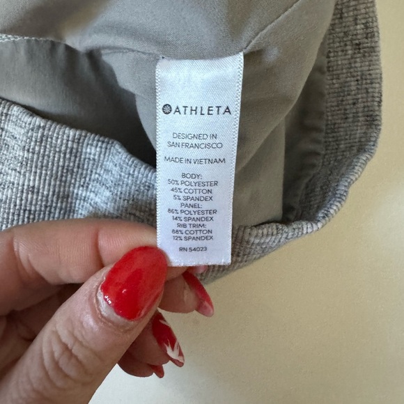 Athleta Medium Fitted Victory Hoodie Grey Heather Sweatshirt Workout Jacket - Picture 8 of 15